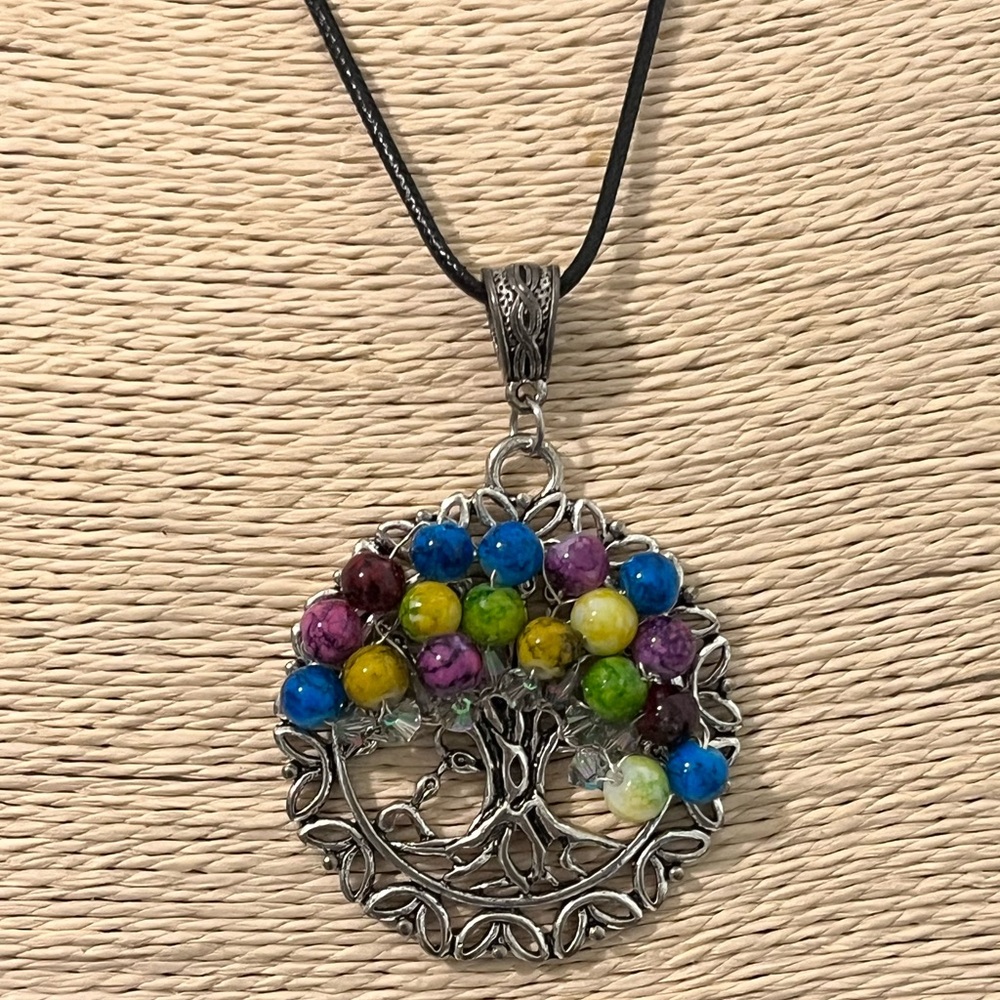 TREE OF LIFE NWOT PENDANT NECKLACE. BEAUTIFUL MULTICOLOR BEADS WITH BLACK CORD